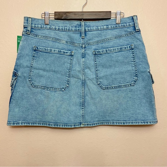 GAP Factory Denim Cargo Mini Skirt - Picture 7 of 7